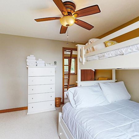 Samoset Condo On Lake Winnipesaukee Gilford Room photo