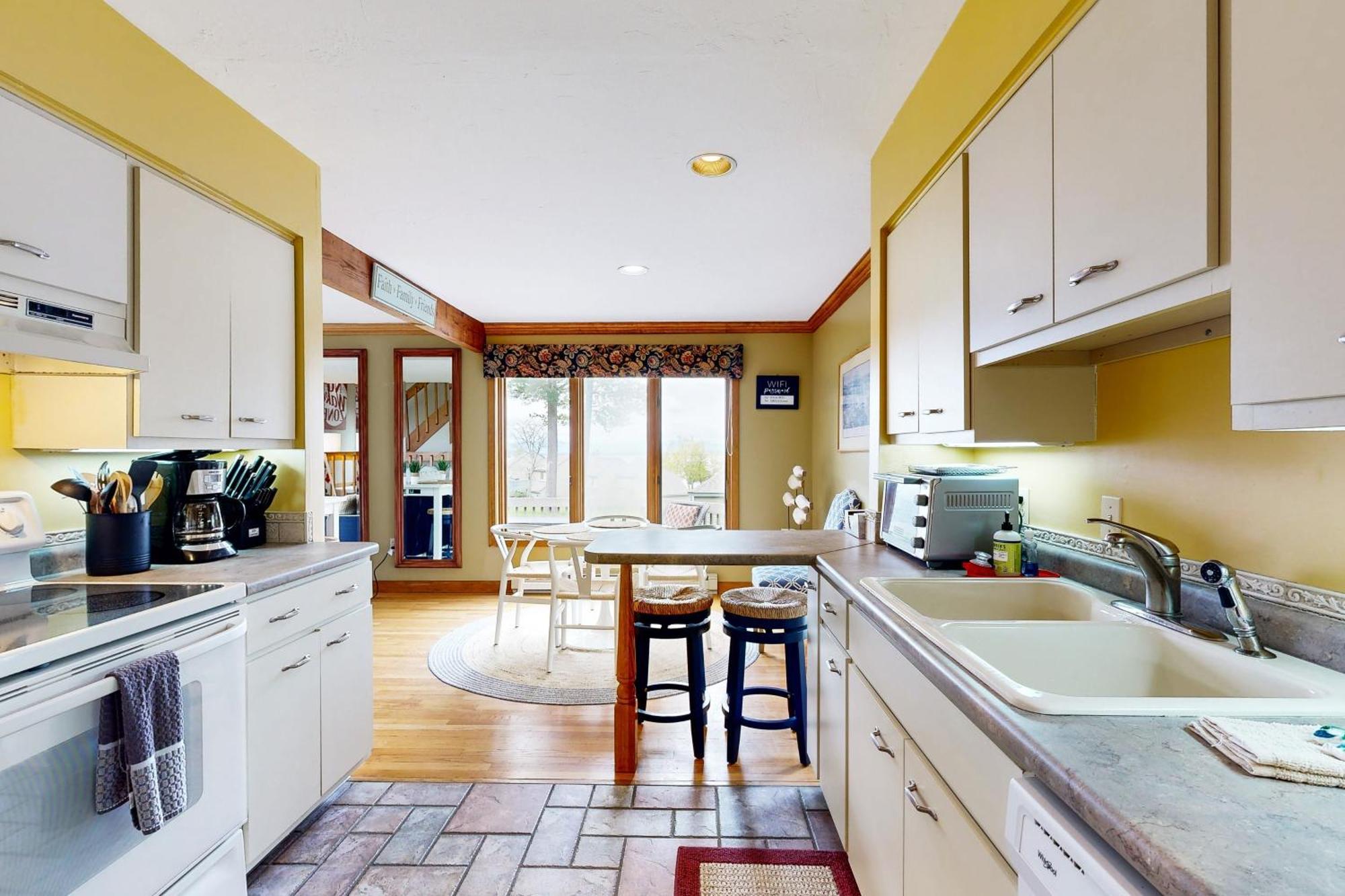 Samoset Condo On Lake Winnipesaukee Gilford Room photo